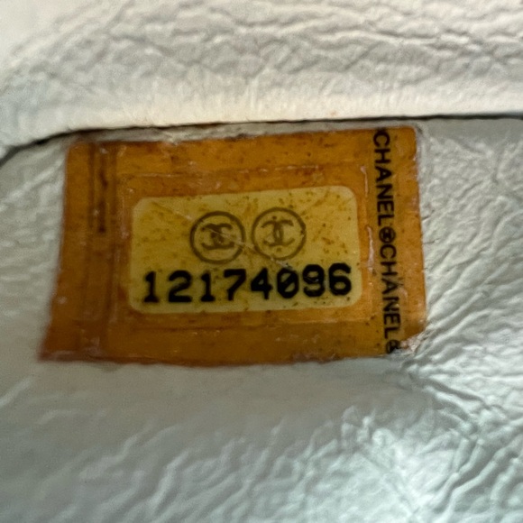 CHANEL Medium Classic Caviar SHW white caviar - Picture 8 of 14